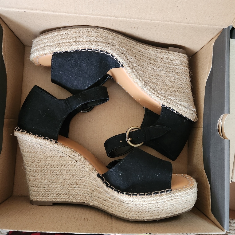 Size 9 woman's wedge